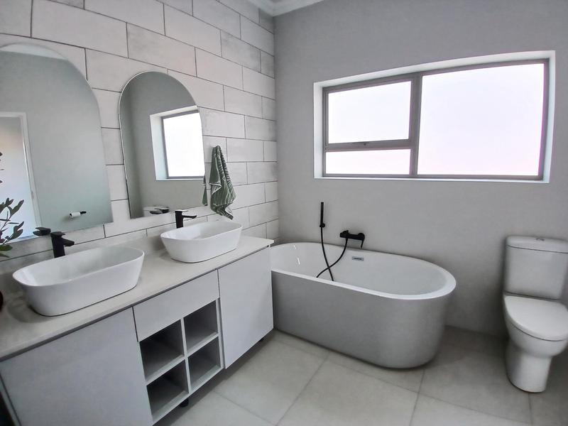 3 Bedroom Property for Sale in Stilbaai Wes Western Cape